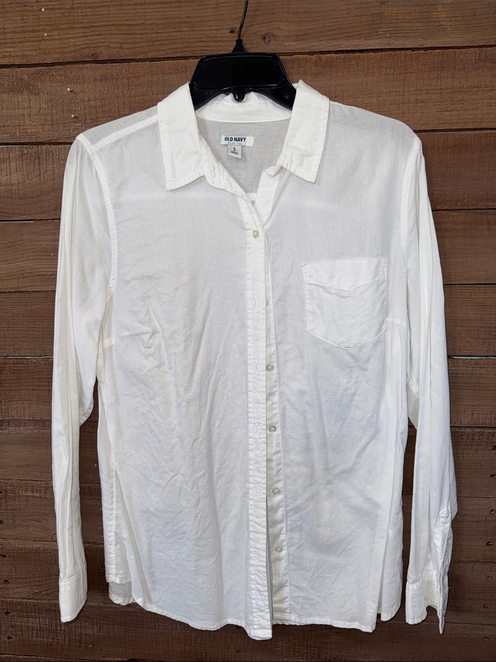 Old Navy Women’s White Long-Sleeve Button-Down Shirt